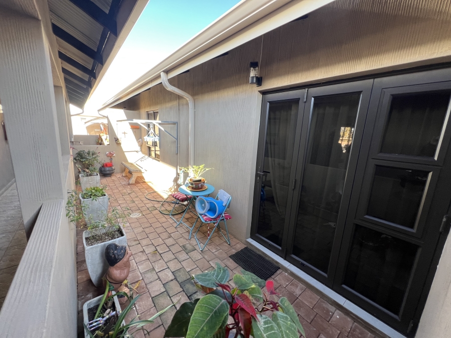 2 Bedroom Property for Sale in Wilkoppies North West
